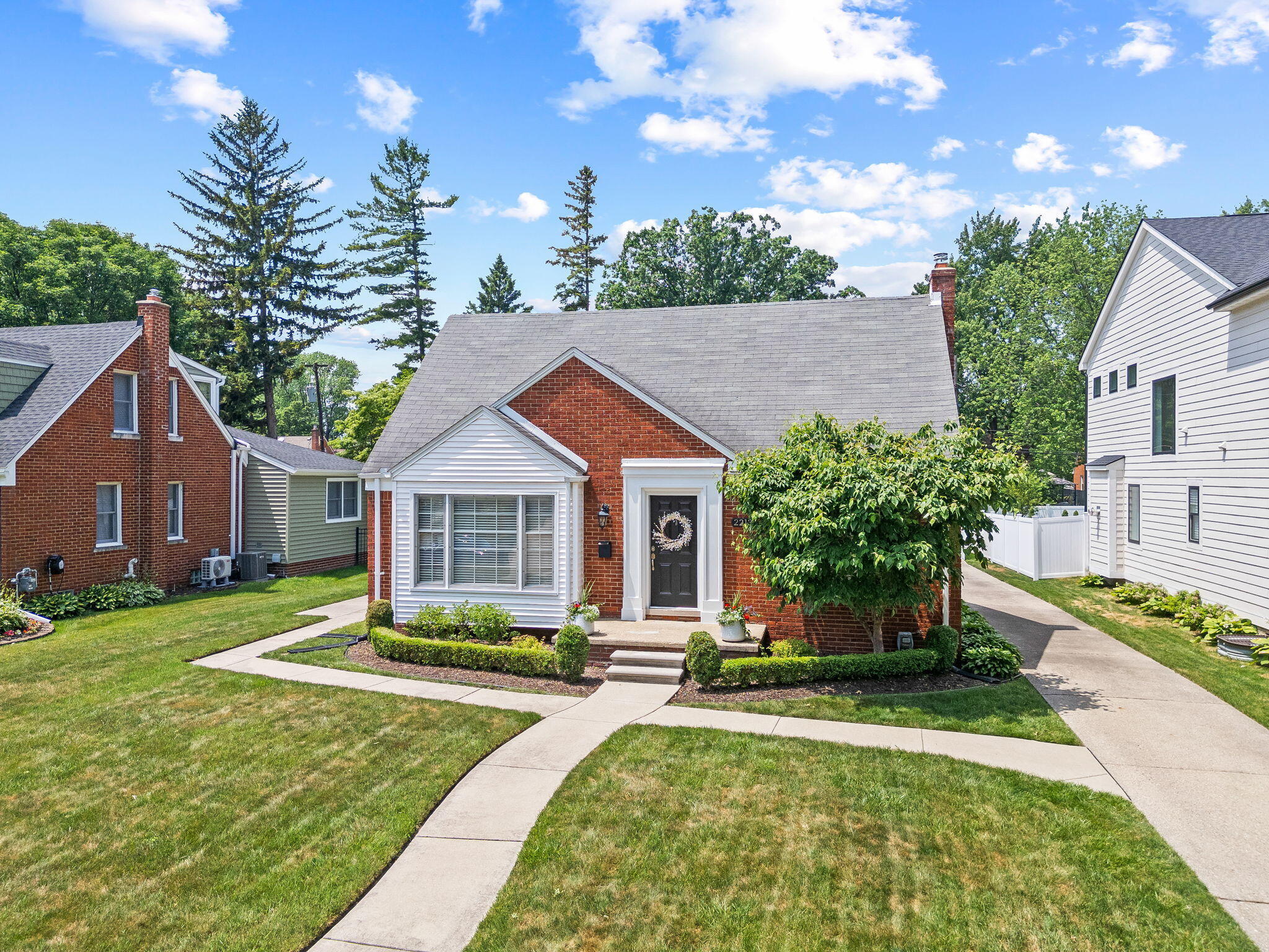Property Photo: 2213 N Wilson Avenue MI 48073