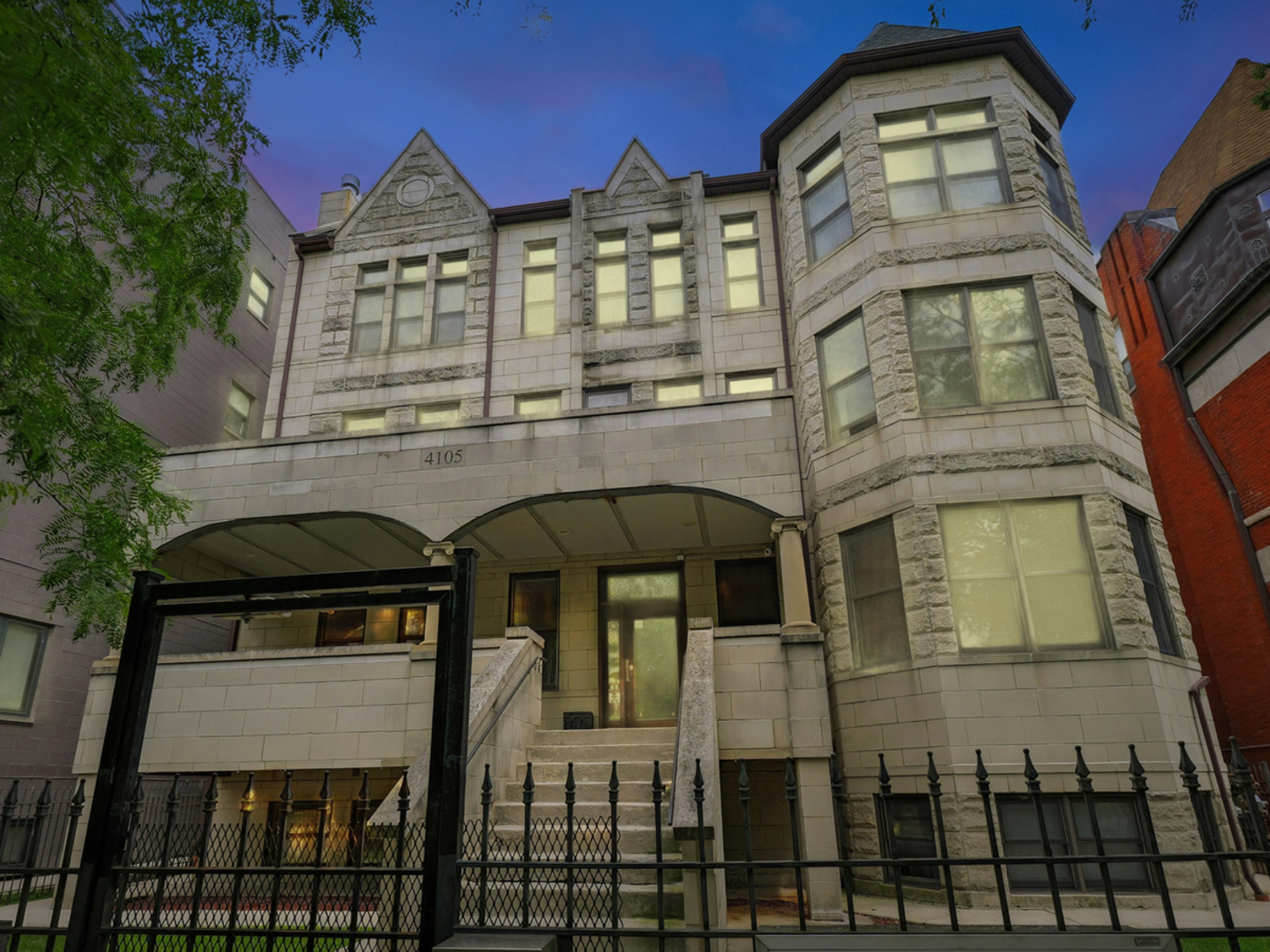Property Photo: 4105 S Drexel Boulevard 1N IL 60653