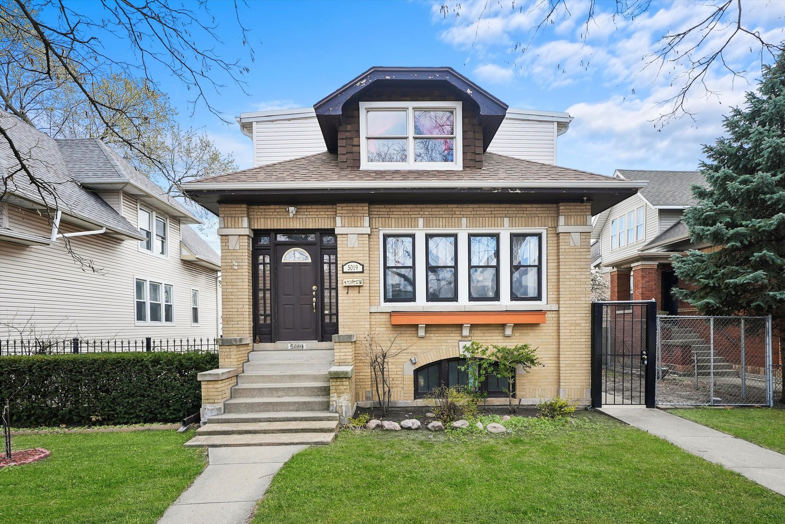 5019 N Kostner Avenue  Chicago IL 60630 photo