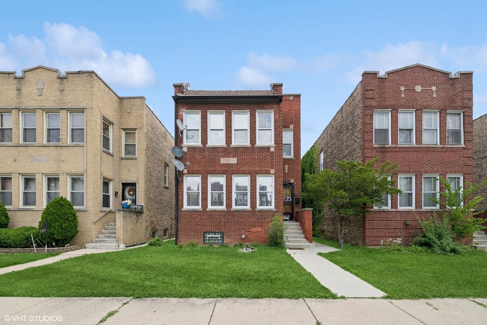 Property Photo:  1715 N Meade Avenue  IL 60639 