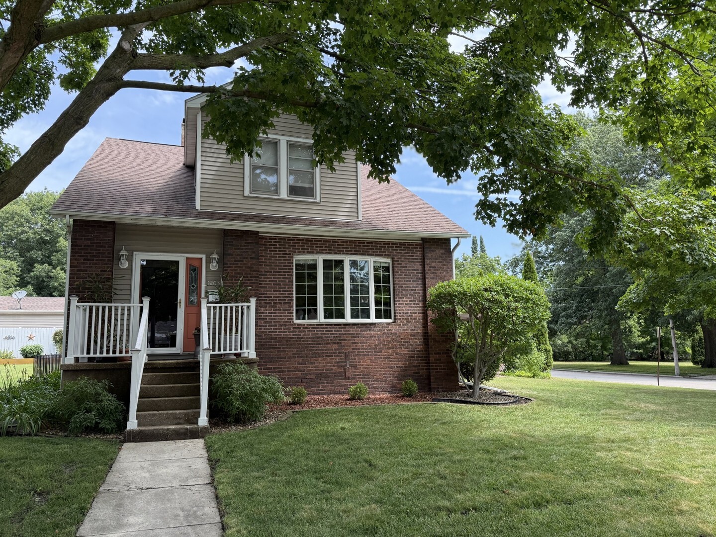 Property Photo: 1203 6th Street IL 61354