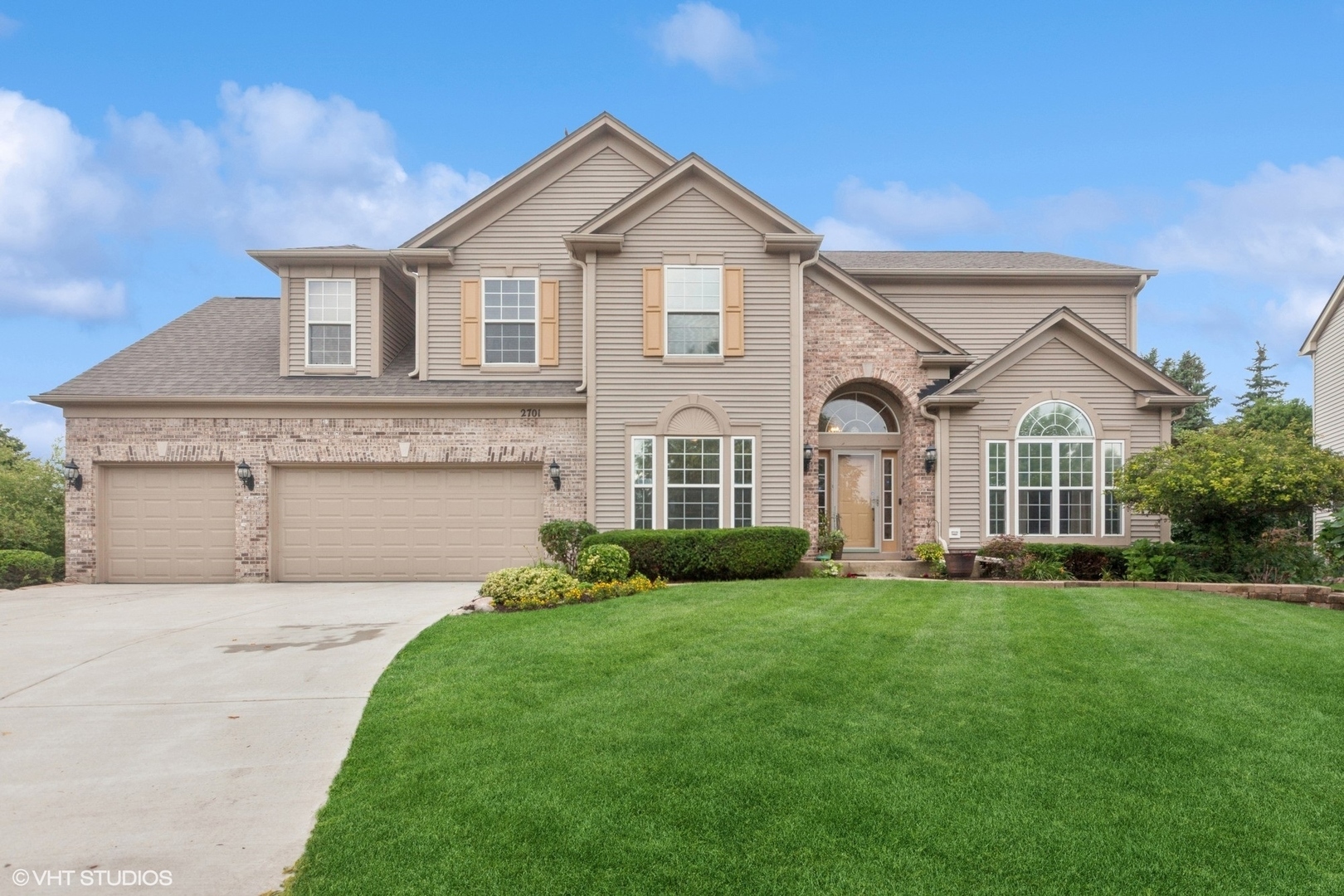 Property Photo: 2701 Hamman Way IL 60502