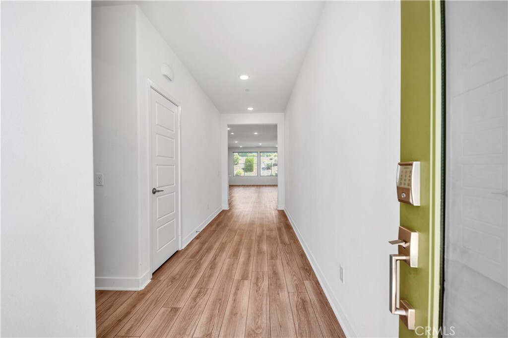 Property Photo: 1660 Capri Way CA 92223