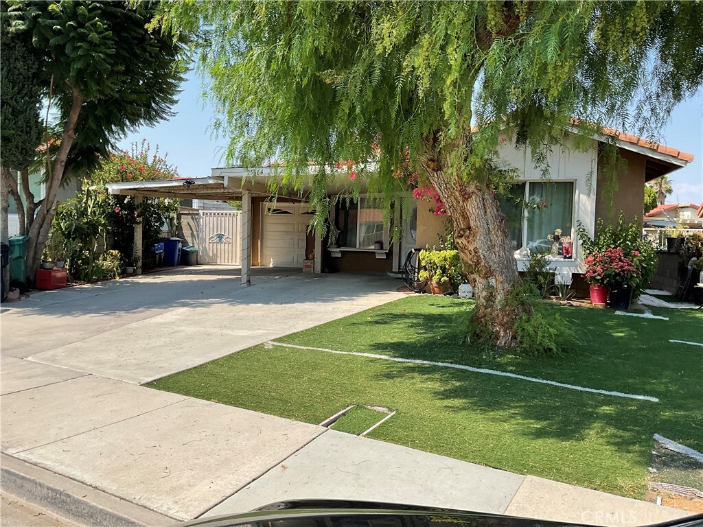Property Photo: 25664 Lola Court CA 92586
