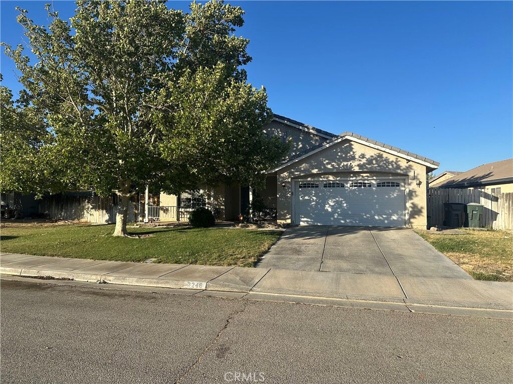 Property Photo:  2248 Greenhill Street  CA 93560 