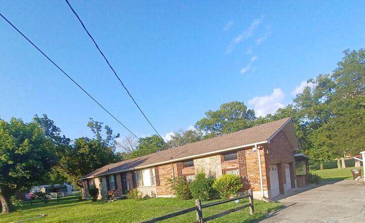 Property Photo:  3811 Marydale Ct  TN 37207 