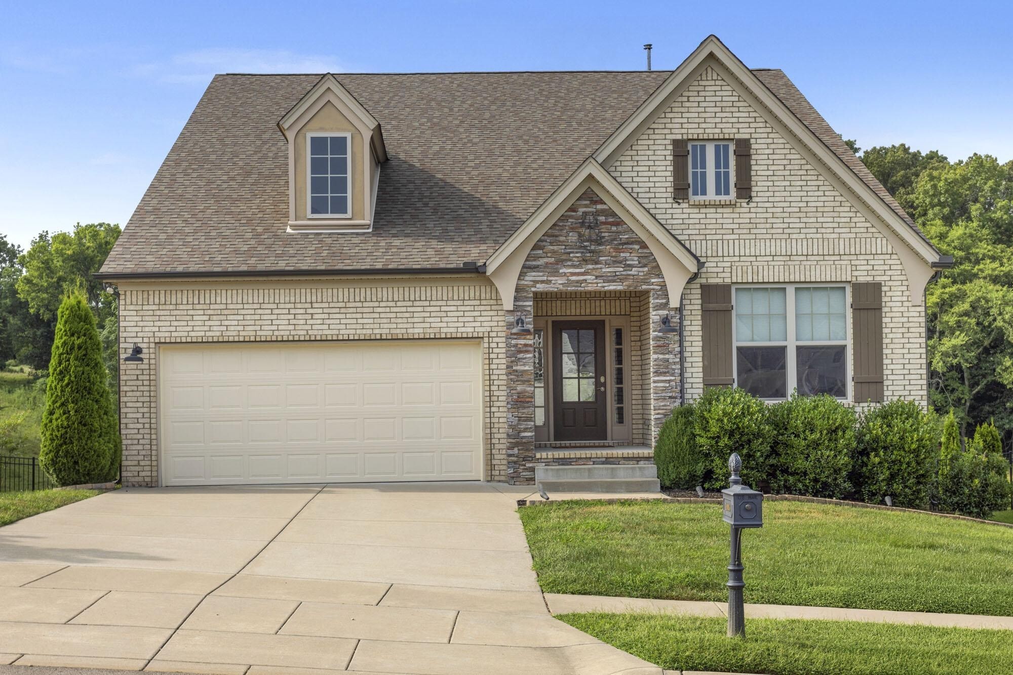 Property Photo:  2008 Hedgelawn Dr  TN 37090 