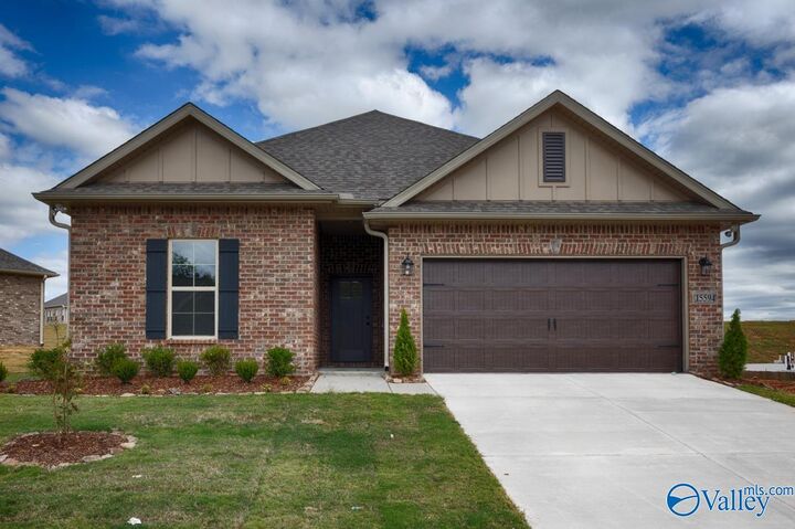 Property Photo: 15594 Mizewell Lane NW AL 35749