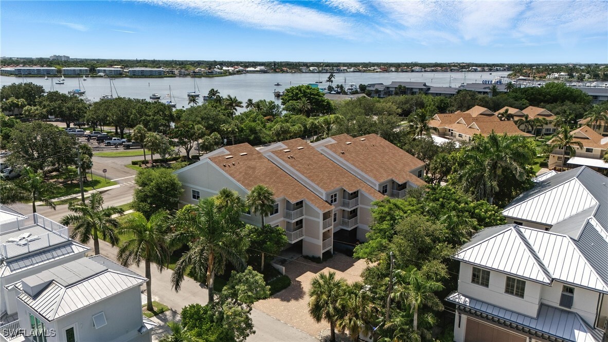 Property Photo: 1050 9th Street S 202 FL 34102