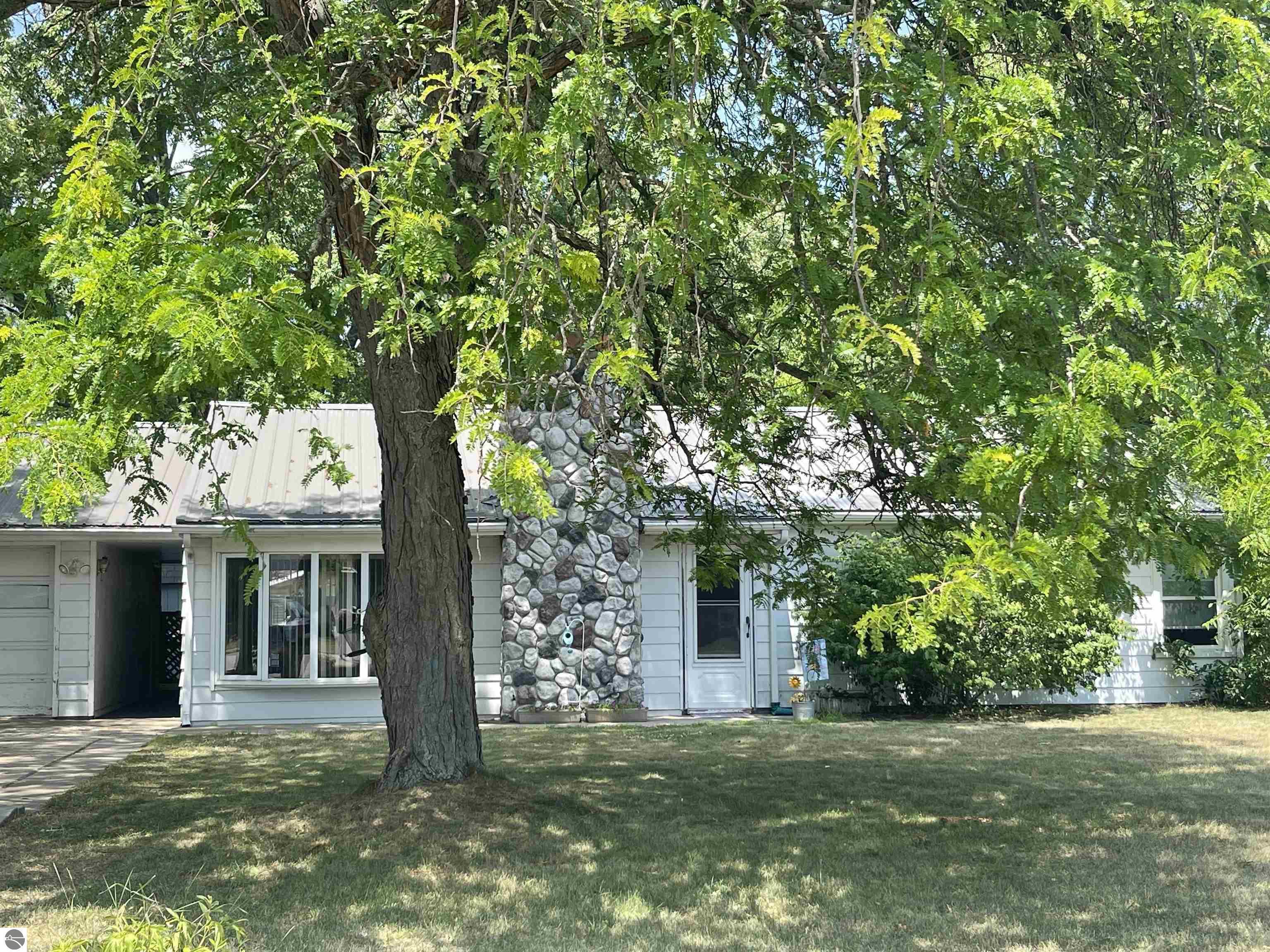 Property Photo:  425 Orchard Avenue  MI 48617 