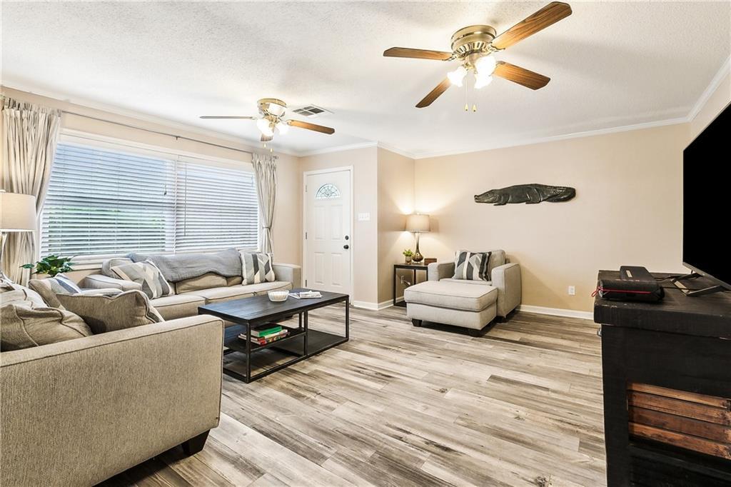 Property Photo: 9660 Patterson Rd Road LA 70131