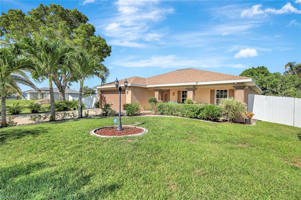 Property Photo: 1206 NE 5th Ave FL 33909