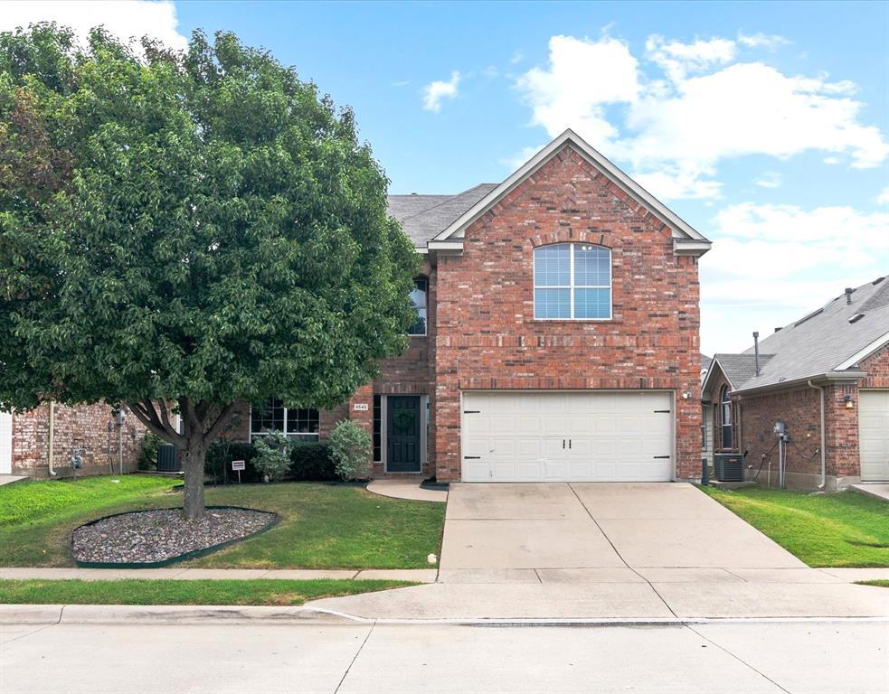 Property Photo: 9545 Willow Branch Way TX 76036