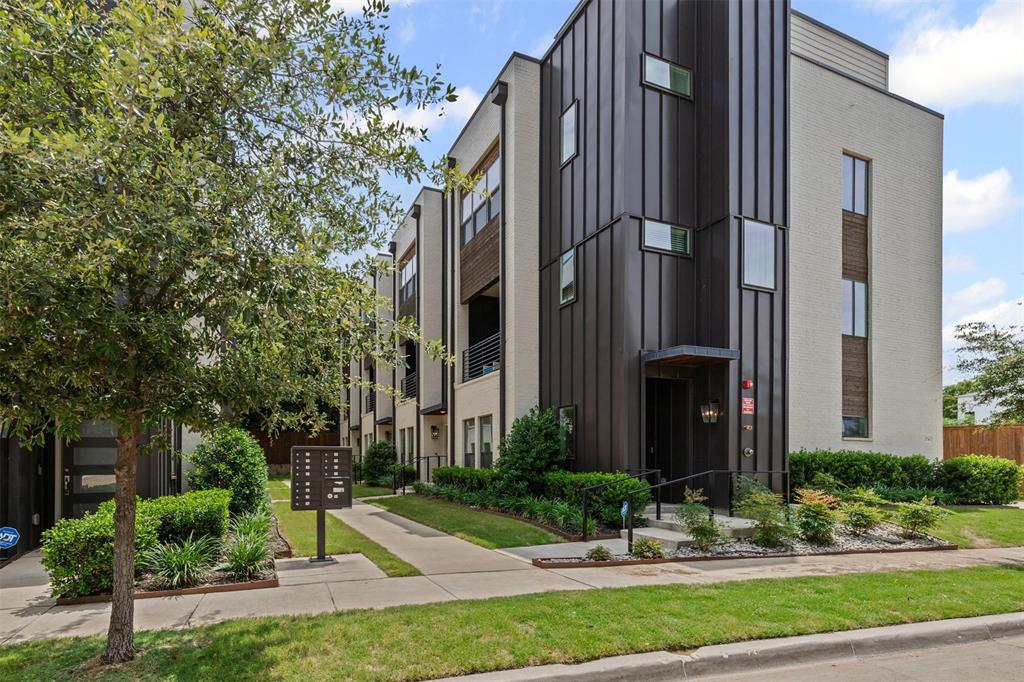 Property Photo: 2741 Merrimac Street 101 TX 76107