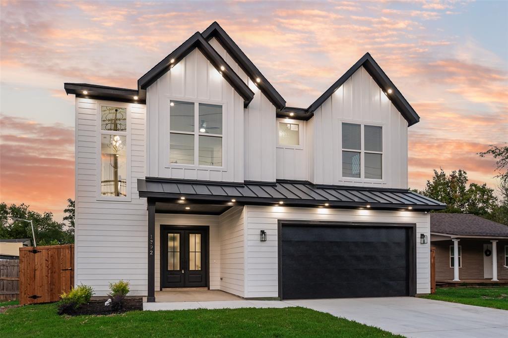 Property Photo: 1392 Hartsdale Drive TX 75211