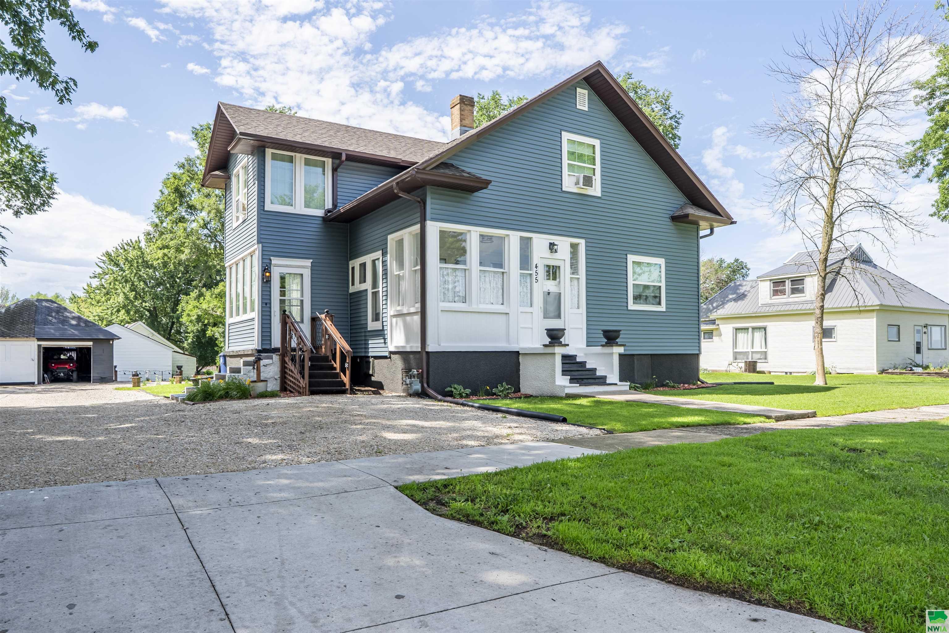 Property Photo: 455 NW 3rd St IA 51245