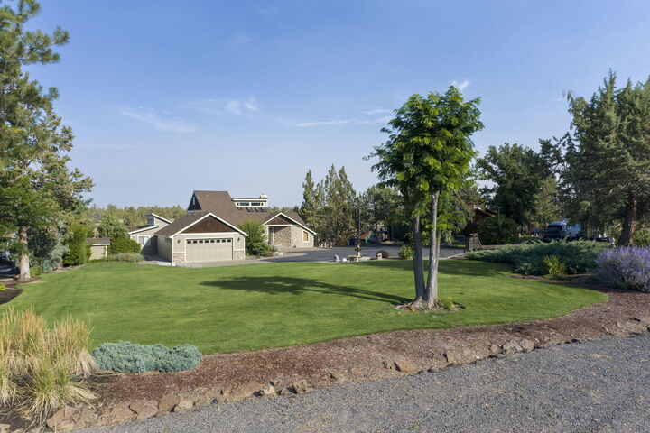 Property Photo: 1841 NW 57th Way OR 97756