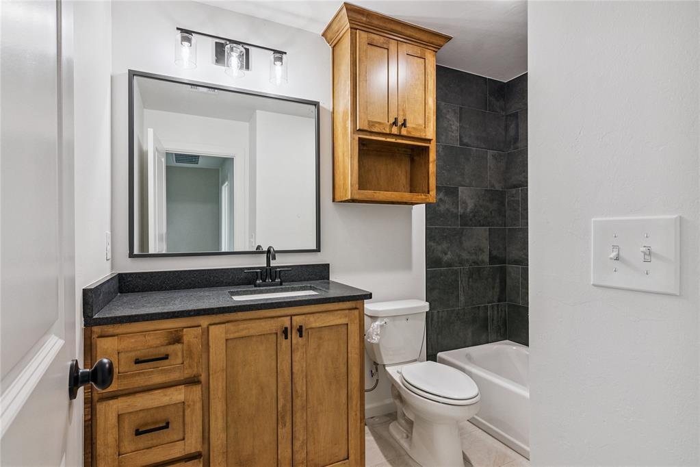 Property Photo: 4917 Misty Wood Lane OK 73064