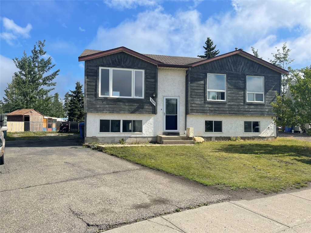 151 Valleyview Crescent  Tumbler Ridge BC V0C 2W0 photo