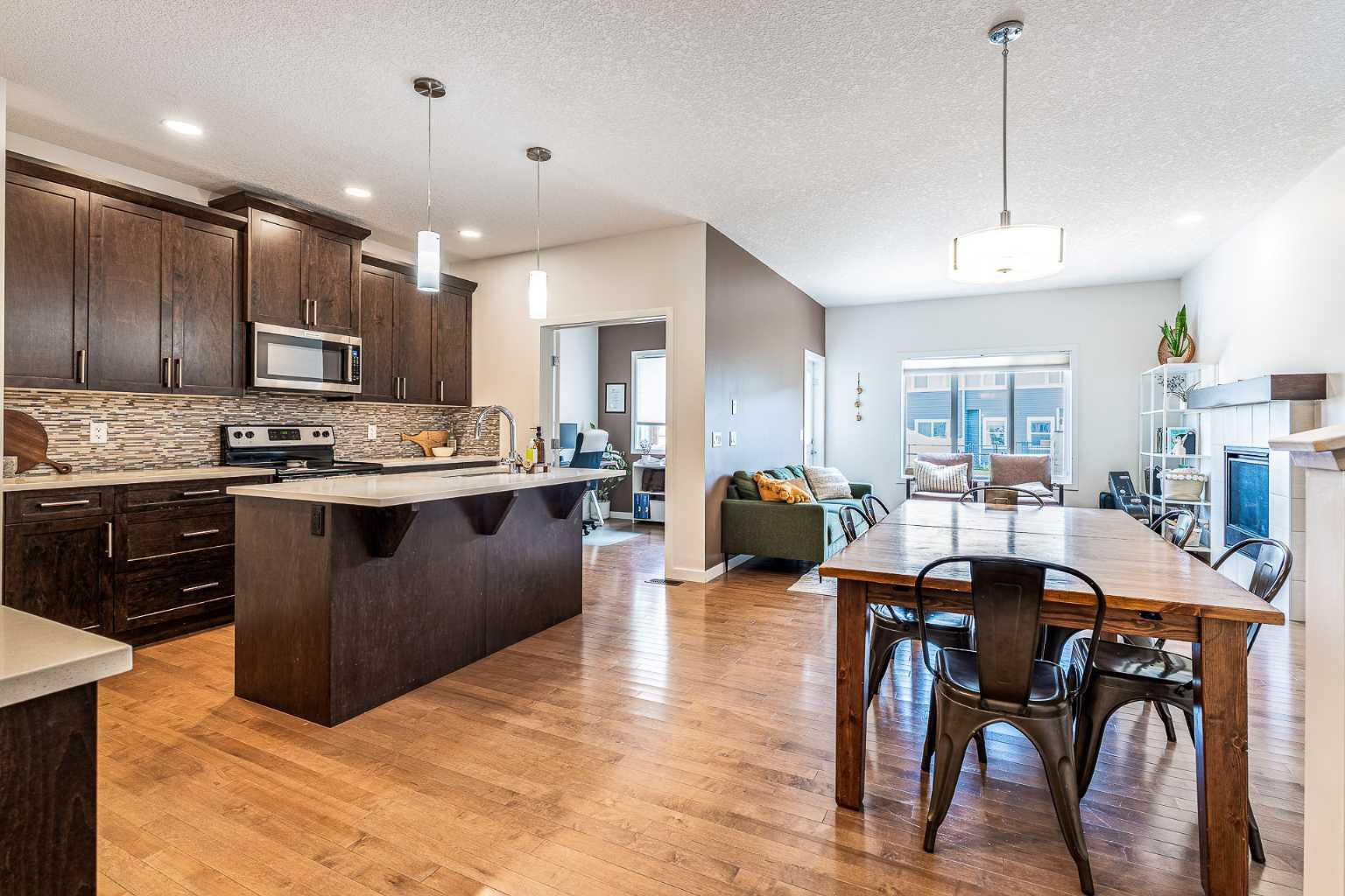 Property Photo: 112 Midtown Court SW AB T4B 4E4