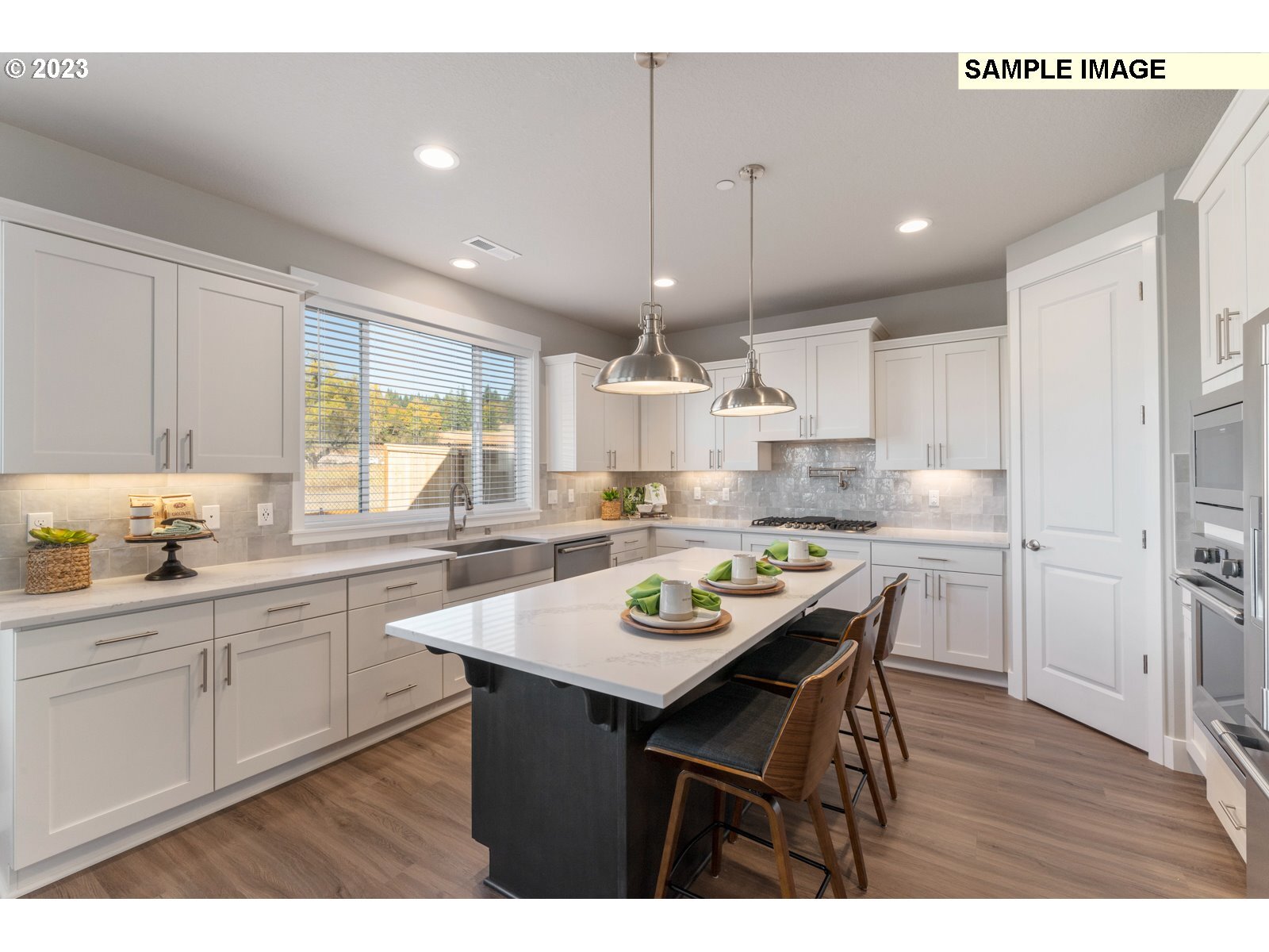 Property Photo: 5645 N 94th Ave Lt244 WA 98607