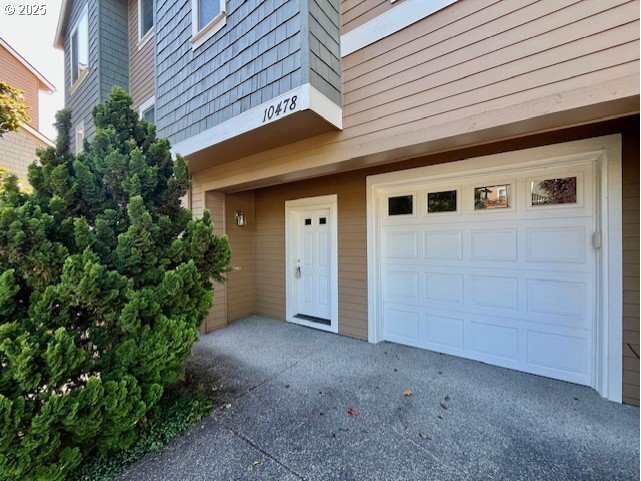 Property Photo: 10478 NW Forestview Way OR 97229