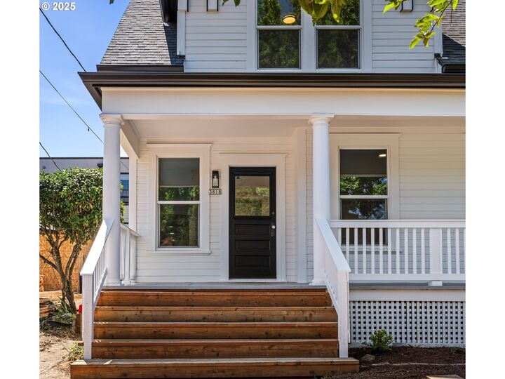 Property Photo: 3818 SE Morrison St OR 97214
