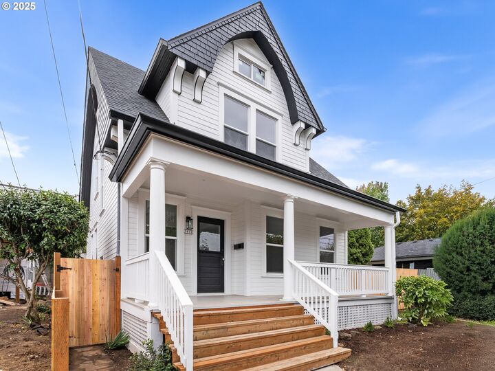 Property Photo: 3818 SE Morrison St OR 97214