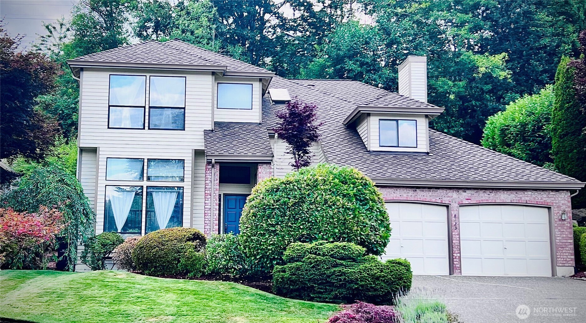 Property Photo: 8123 129th Place SE WA 98056
