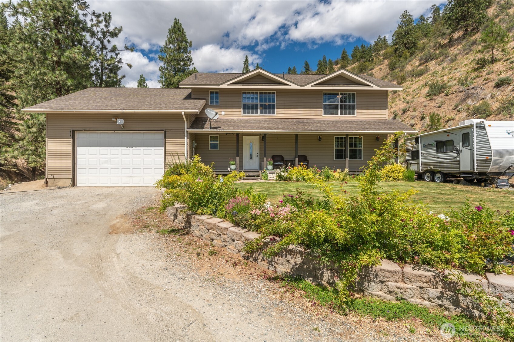 Property Photo: 1020 Cagle Gulch Road WA 98816