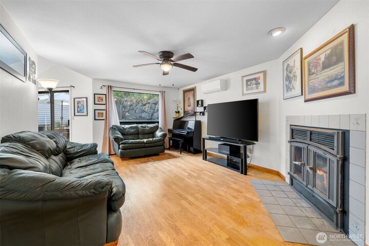 Property Photo: 4051 S 159th Lane WA 98188