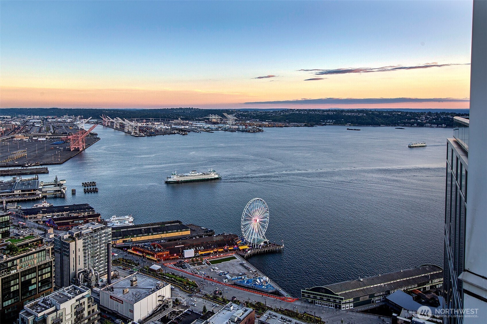 Property Photo: 1521 2nd Avenue 3801 WA 98101