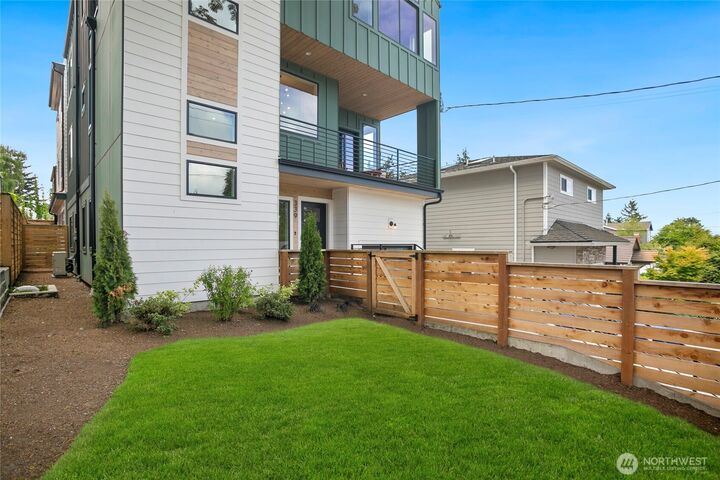 Property Photo: 339 NE 90th Street WA 98115