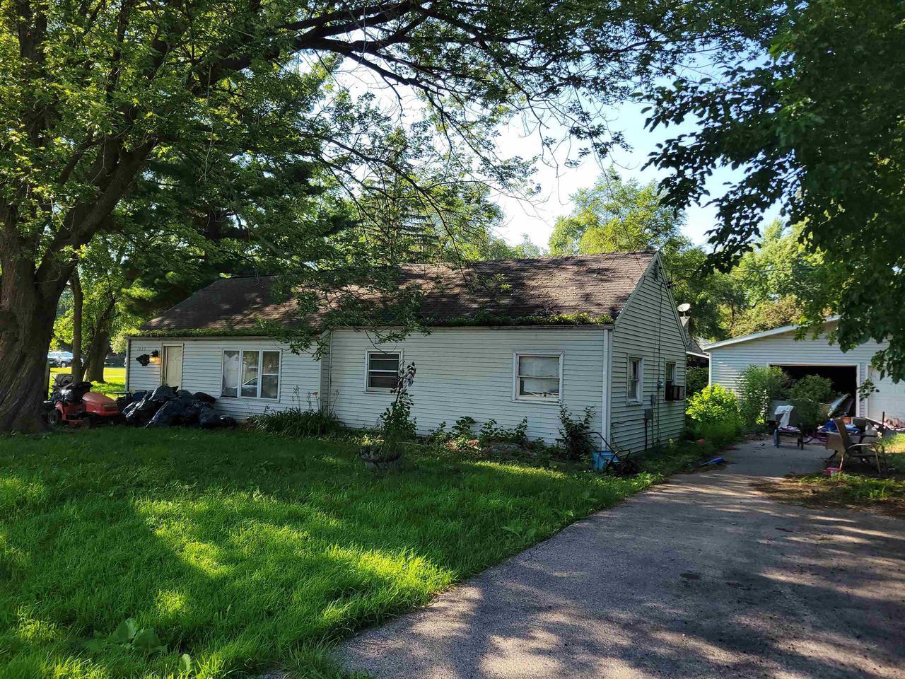 Property Photo: 1803 Carlyle Road WI 53511