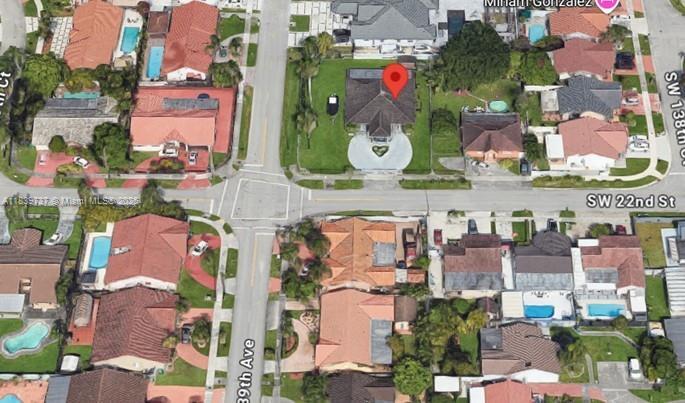 Property Photo: 13895 SW 22nd St FL 33175