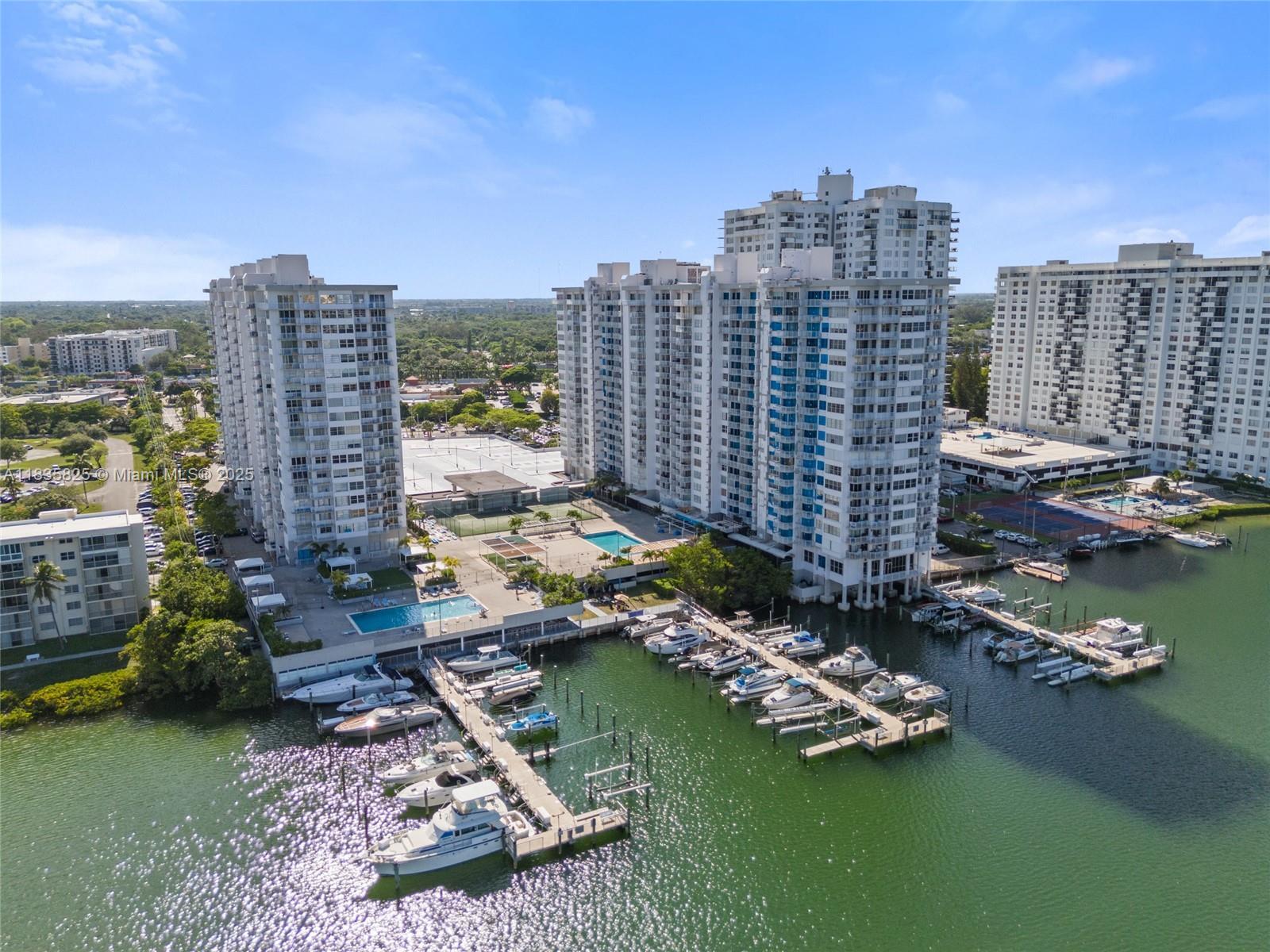 Property Photo: 18061 Biscayne 1701 FL 33160