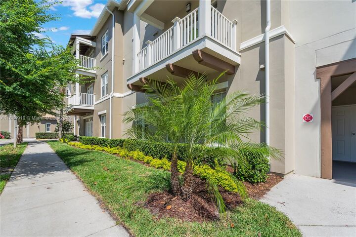 1231 Wright Cir 108  Kissimmee FL 34747 photo