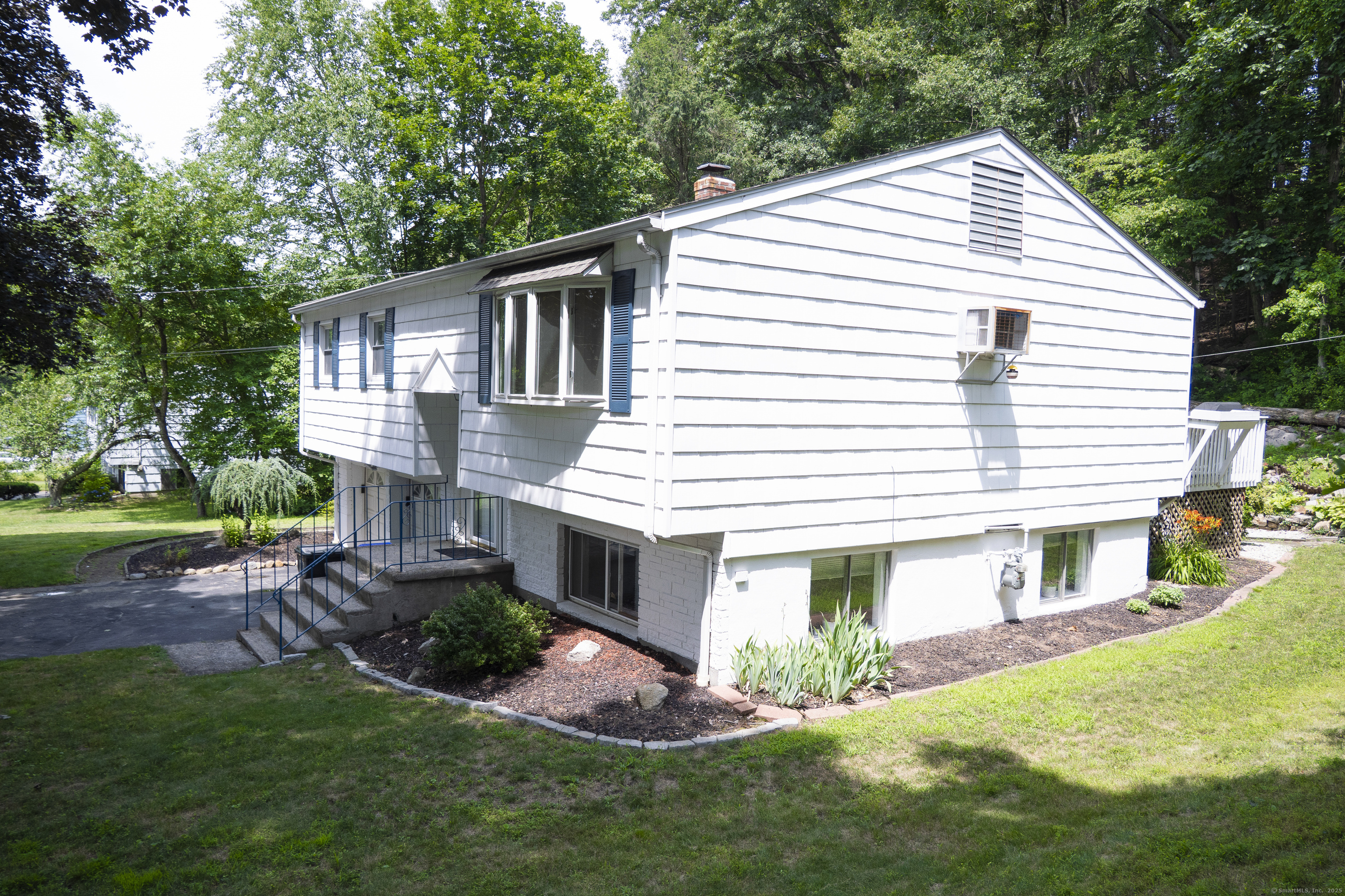 Property Photo: 26 Lincoln Street CT 06611