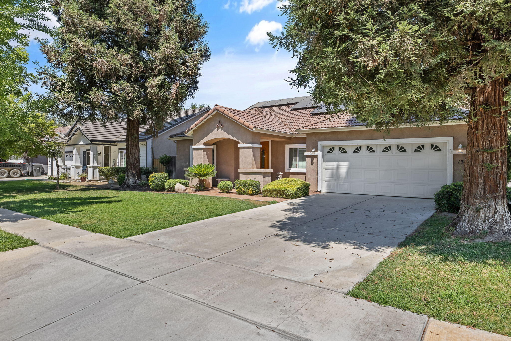 Property Photo: 156 N Boise Court CA 93291
