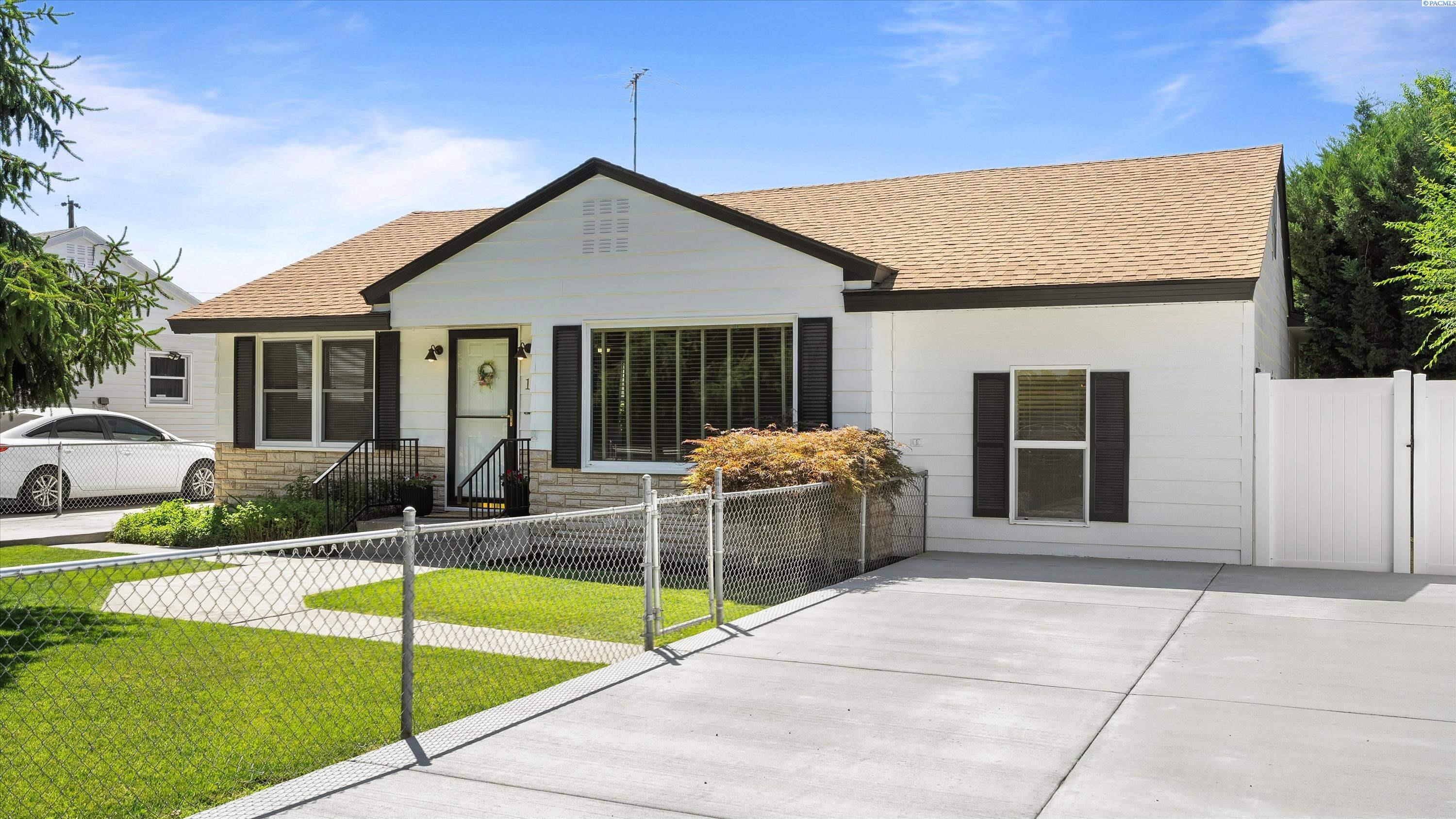 Property Photo:  102 S Rainier St.  WA 99336 