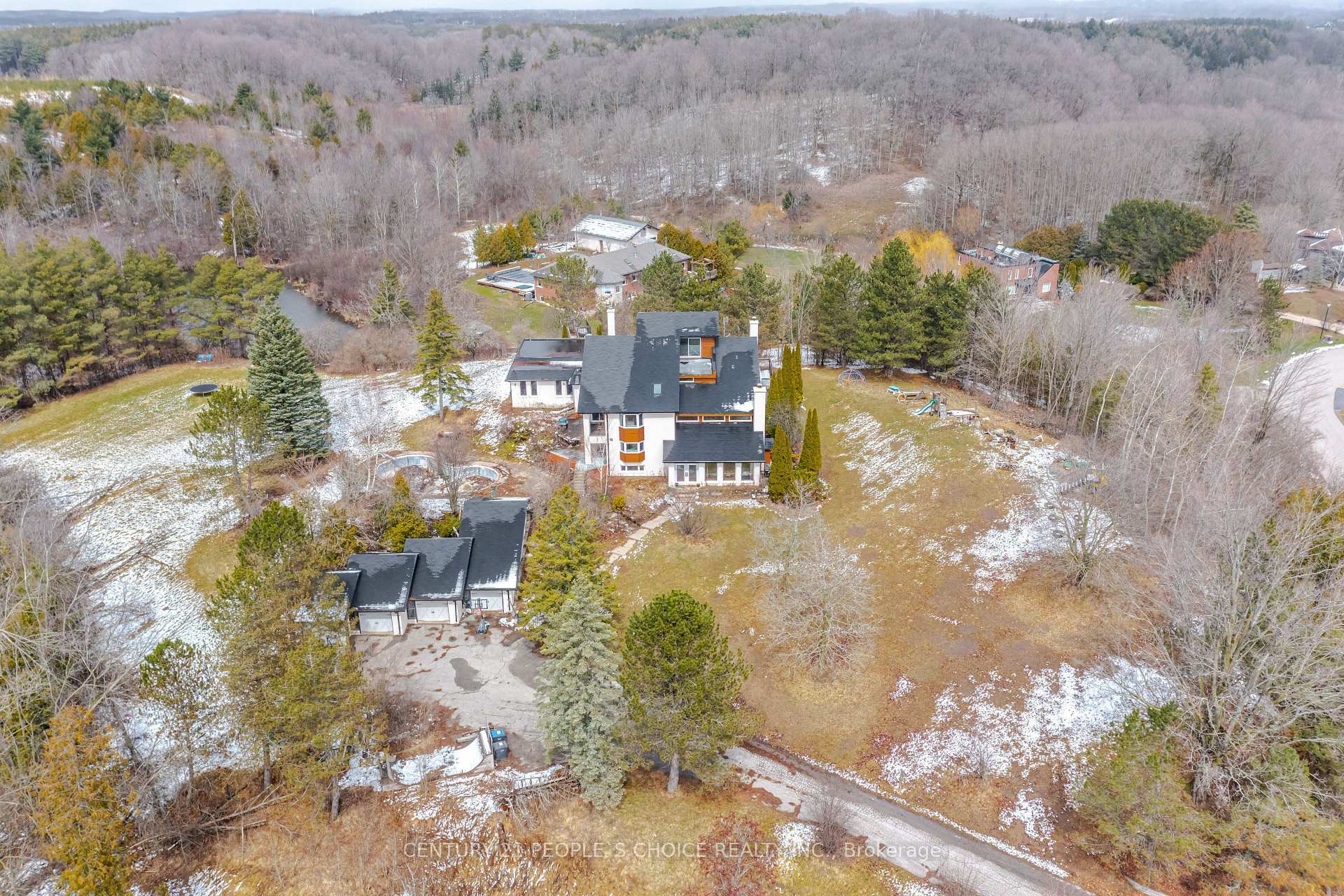 Property Photo:  29 Bartley Drive  ON L7E 0N1 
