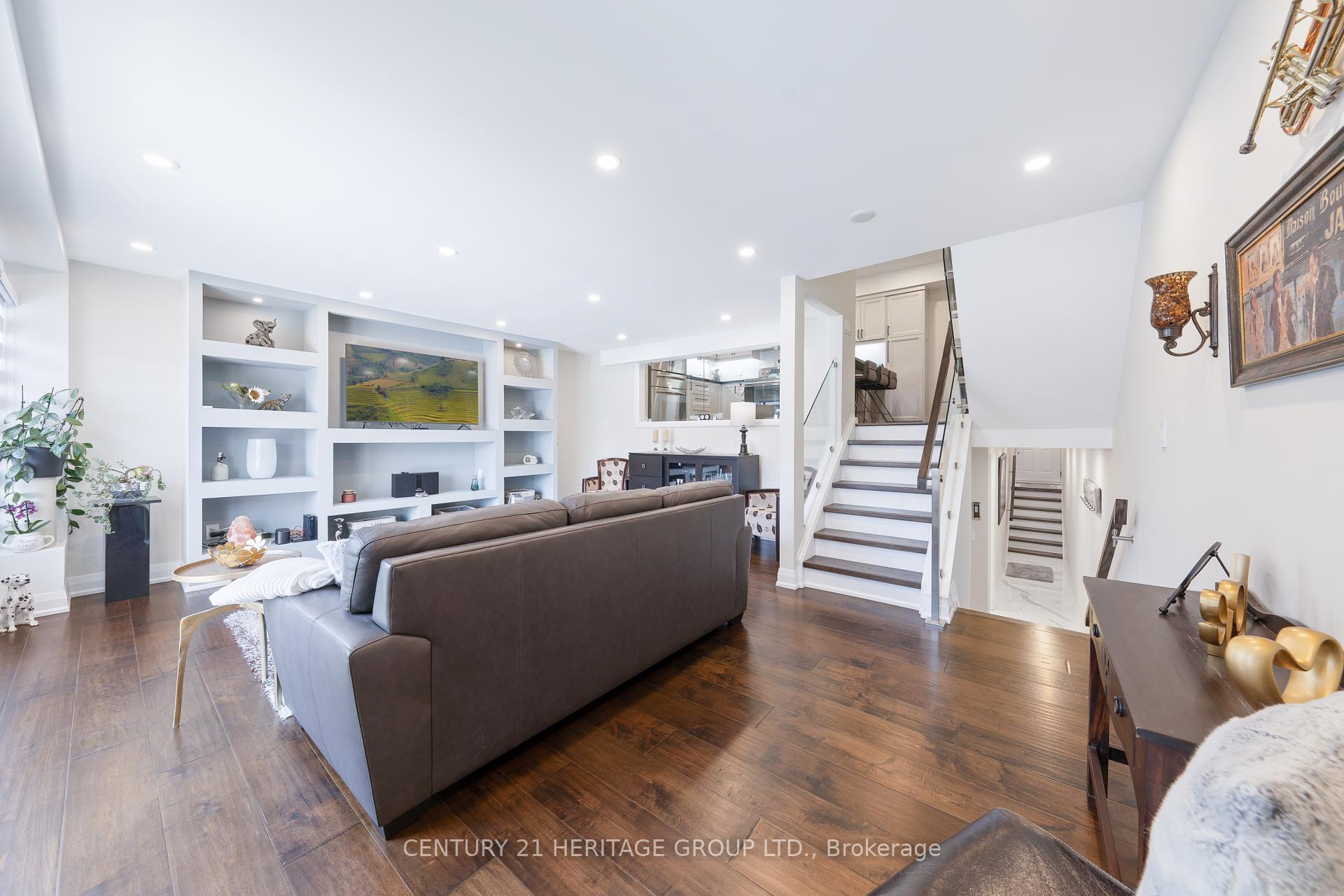 Property Photo: 223 Milestone Crescent ON L4G 3M2