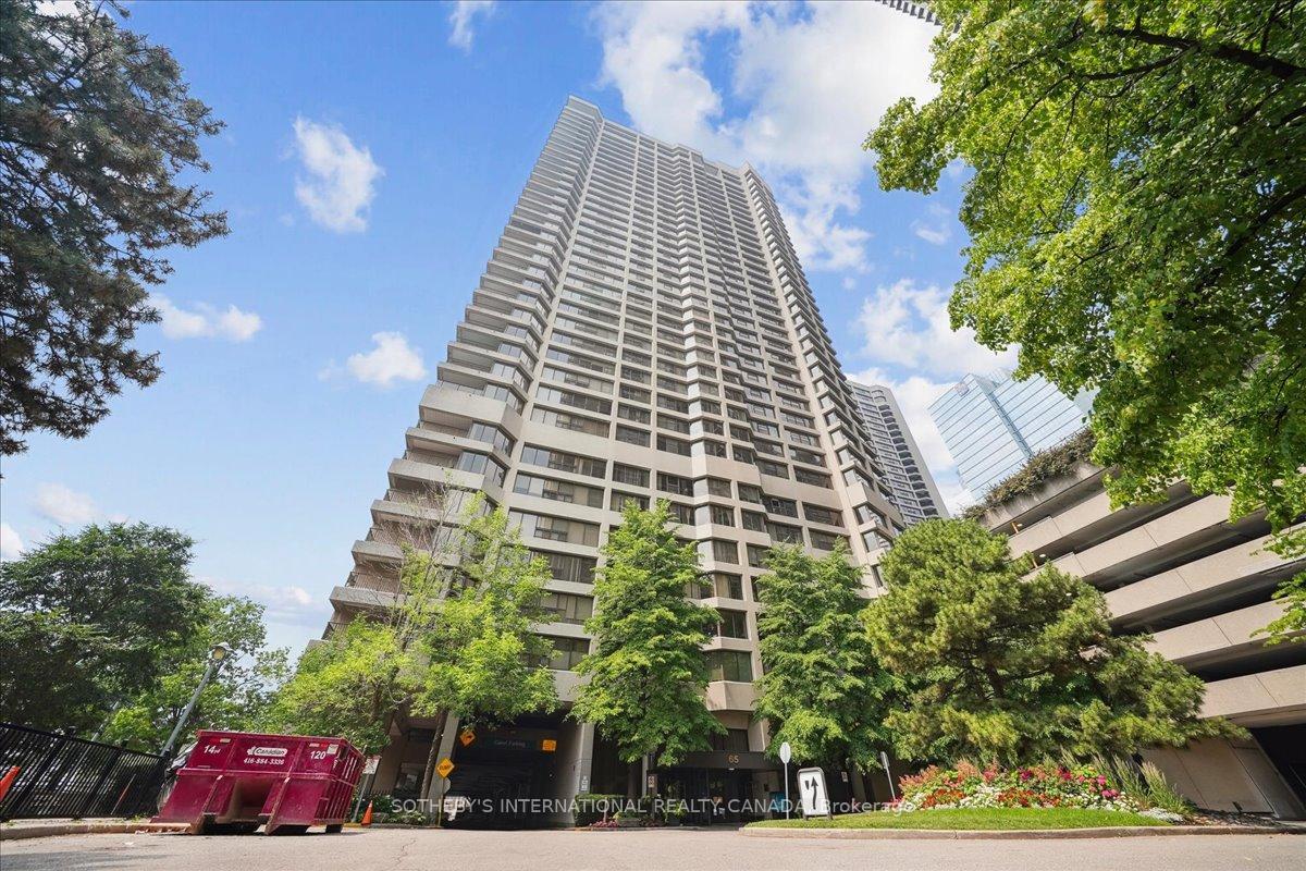 Property Photo:  65 Harbour Square 1110  ON M5J 2L4 
