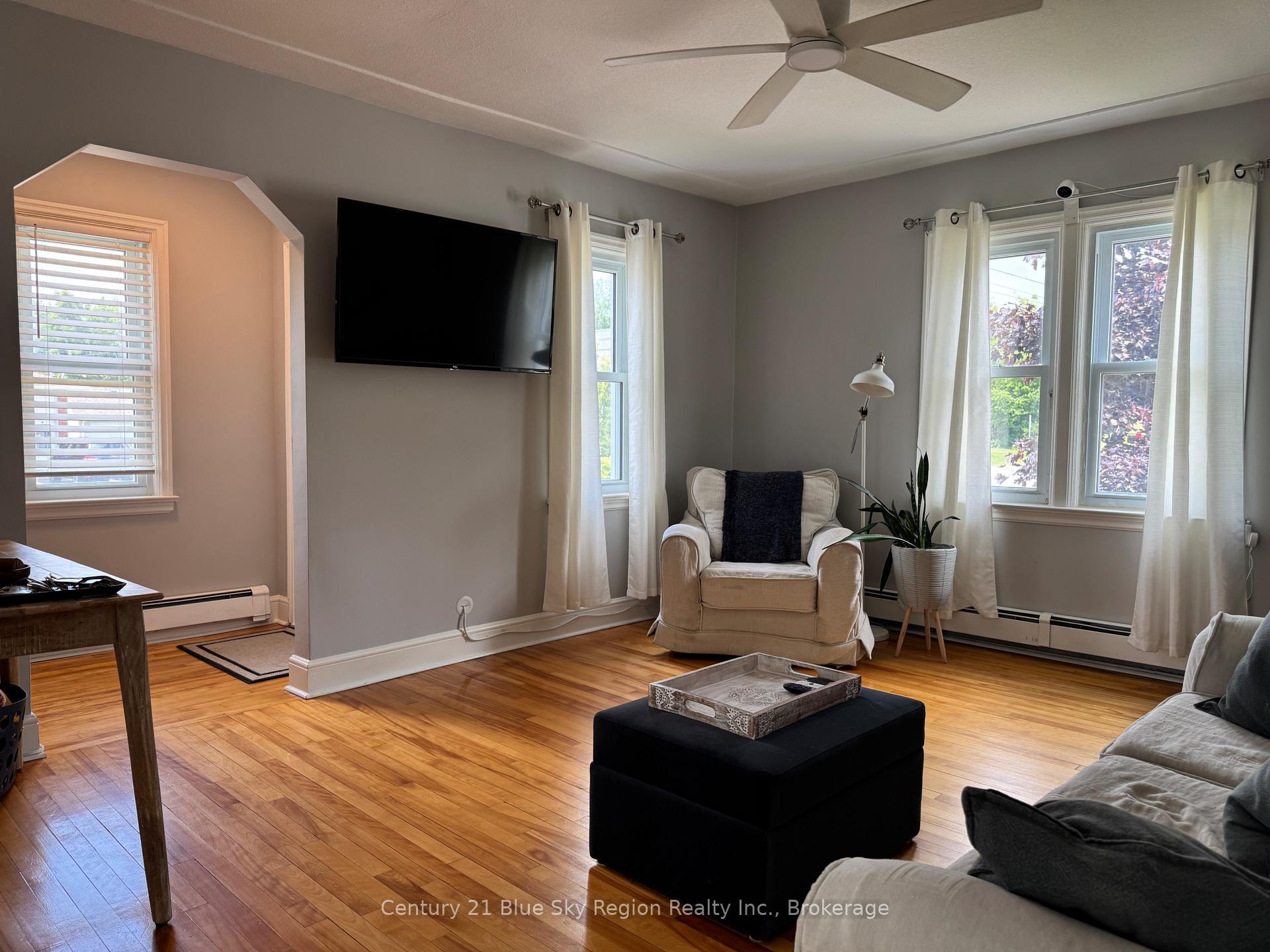 Property Photo: 1307 Dale Avenue ON P1B 6V5
