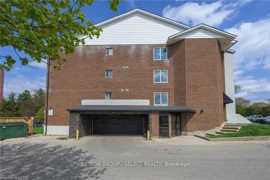 Property Photo:  660 Cheapside Street  ON N5Y 3Y2 