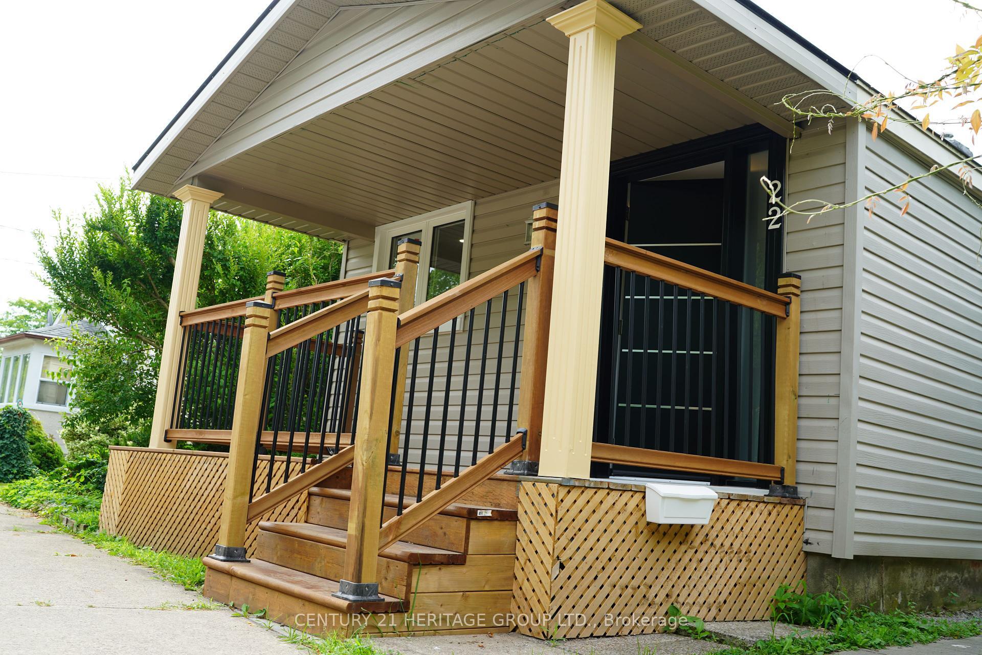 Property Photo:  22 Shickluna Street  ON L2S 1L4 