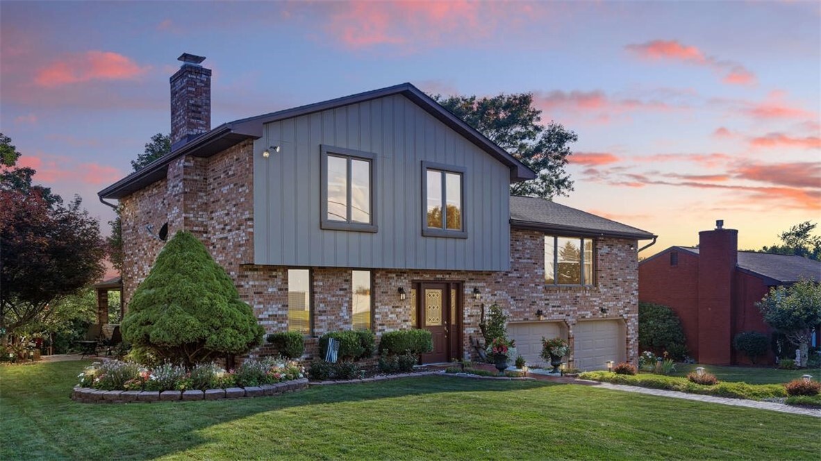 Property Photo: 11 Sunnycrest Drive PA 15321