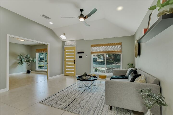 Property Photo: 10916 Sierra Oaks TX 78759