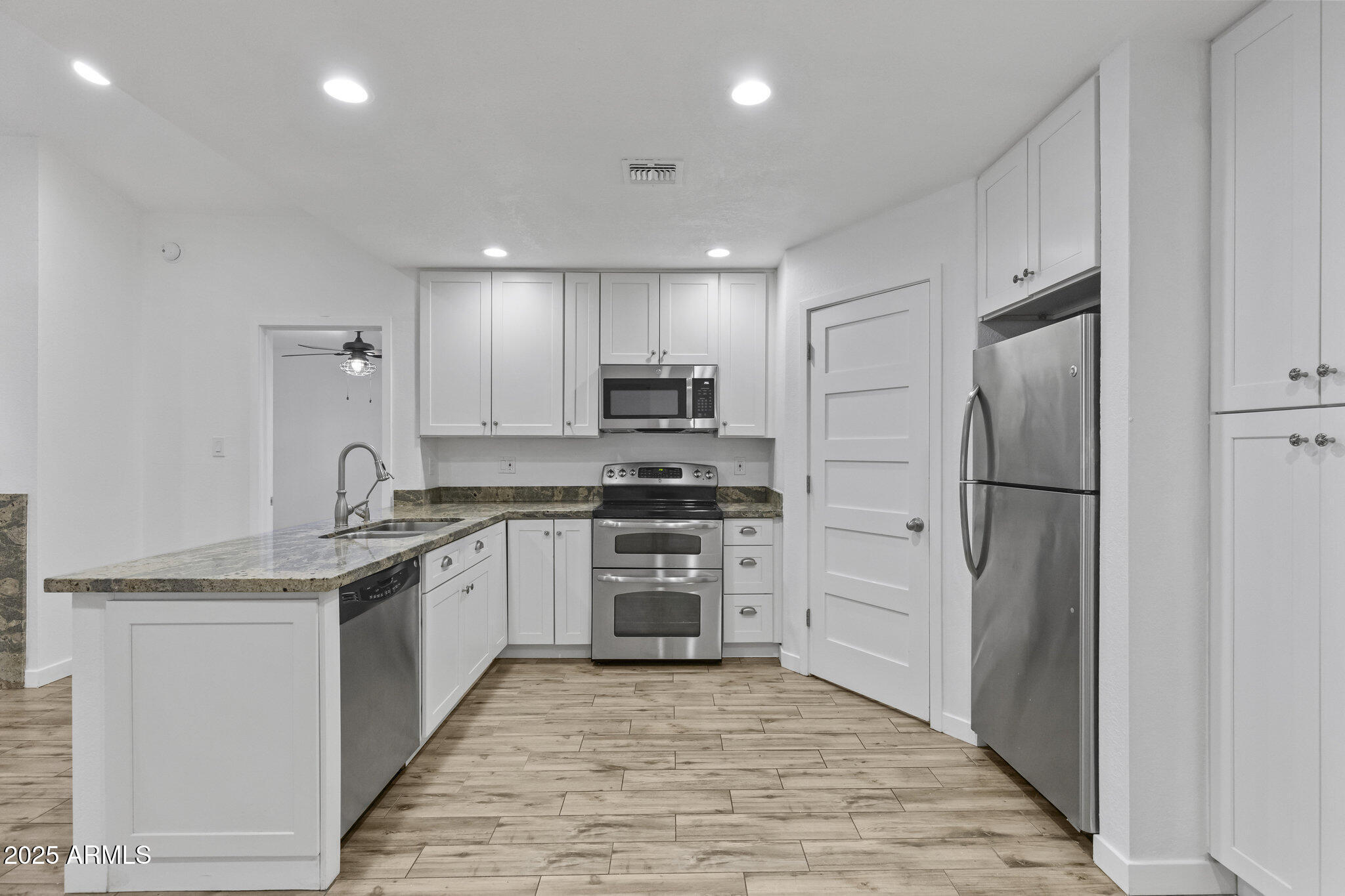 Property Photo: 2855 S Extension Road 249 AZ 85210