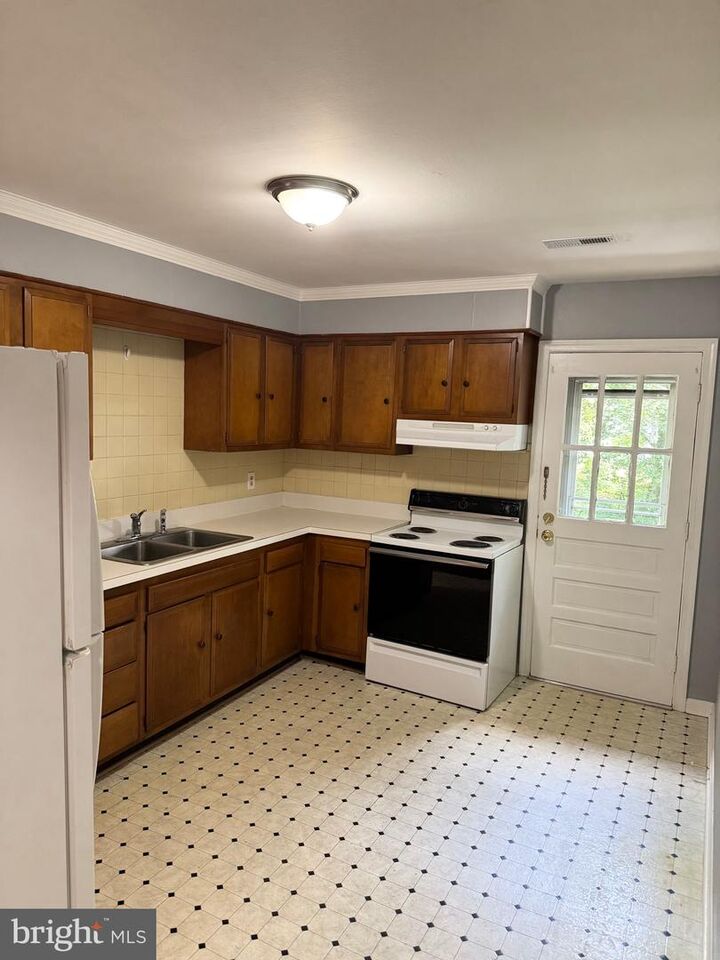 Property Photo: 1212 Payne Street #A-Upper Unit VA 22401